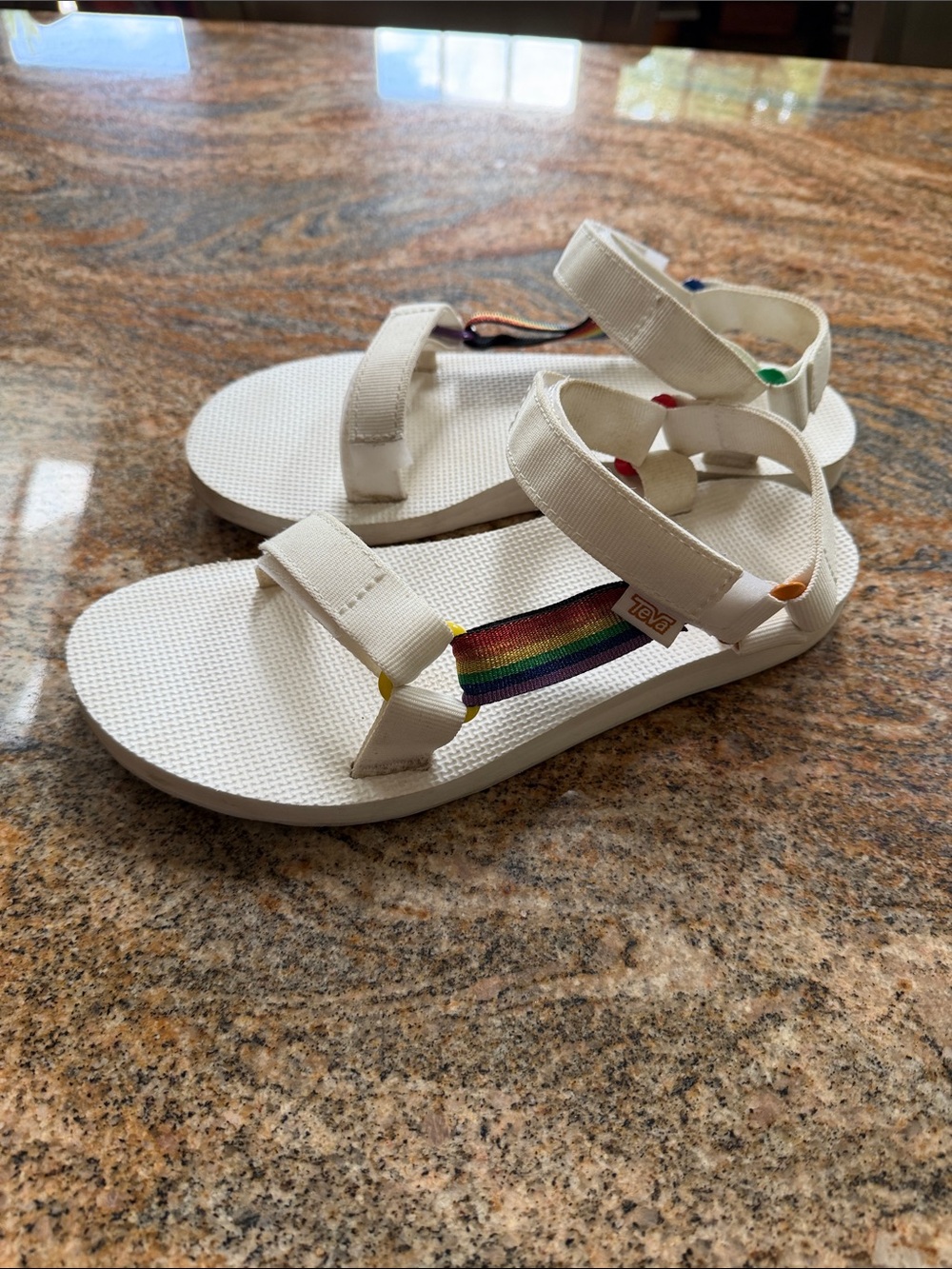 Women’s sz 9 Teva Sandals with Rainbow Accent - Picture 2 of 7